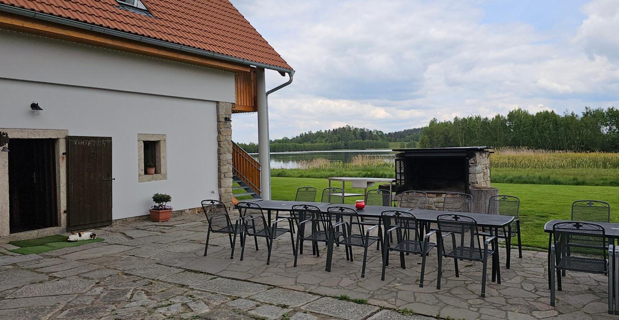 U Rybnika Smrcna Hotel Nová Bystřice Екстериор снимка