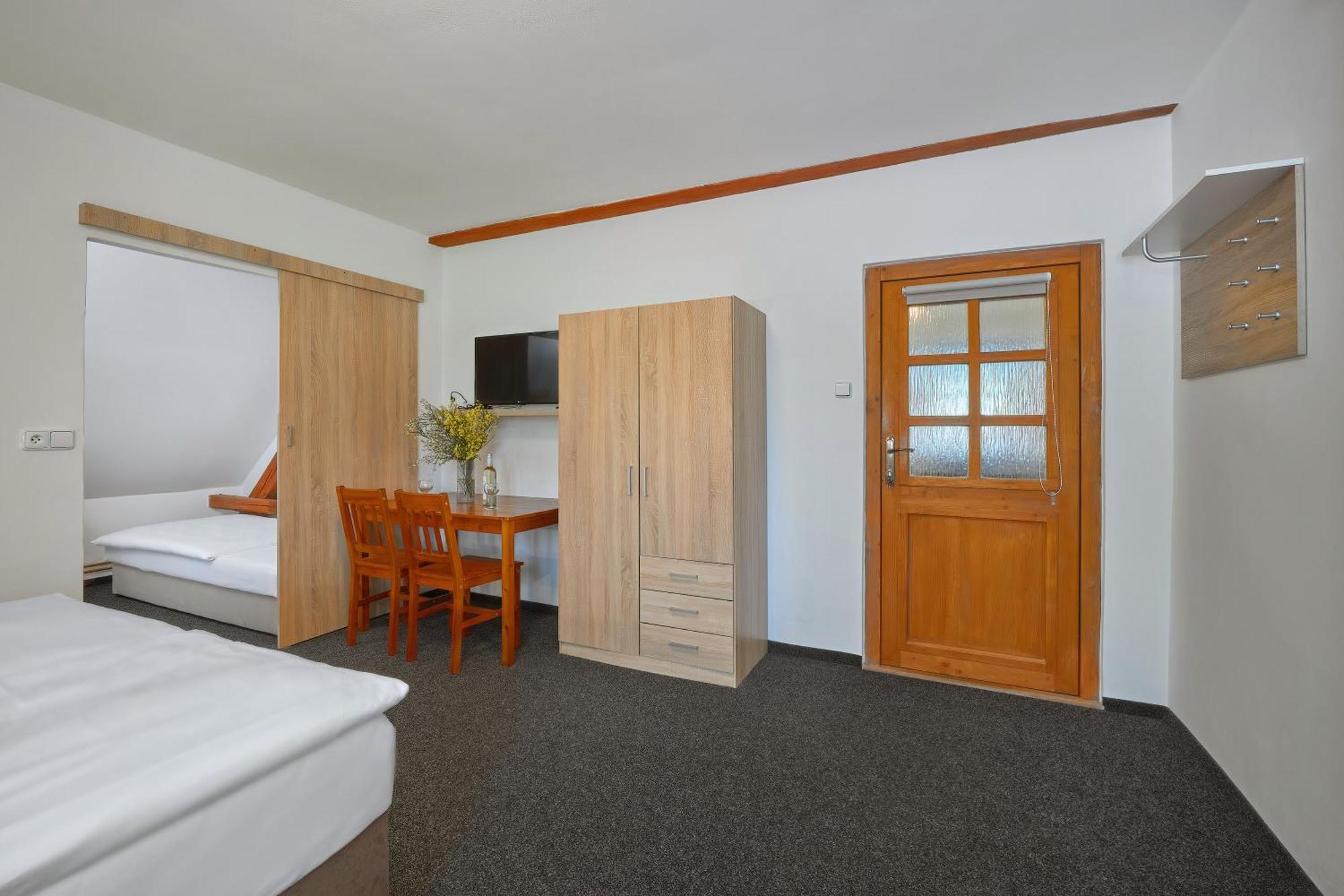 U Rybnika Smrcna Hotel Nová Bystřice Екстериор снимка